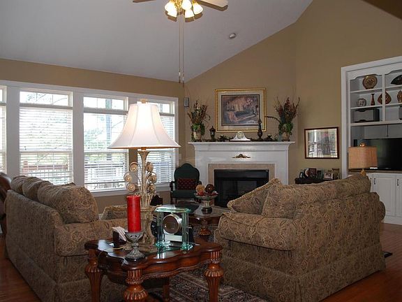 3rd image of 1127 Clift Cave Dr