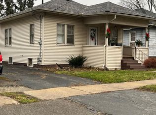 1032 Ossington Ave, Flint, MI 48507