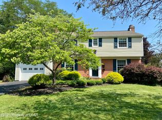85 Pinecrest Ave, Dallas, PA 18612