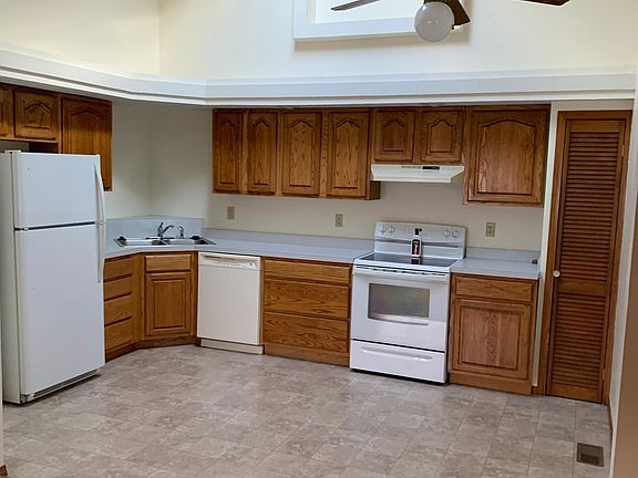 2nd image of 2116 Oxford Dr #2