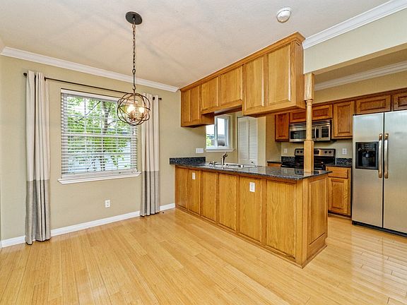 3rd image of 900 S Lamar Blvd APT 202
