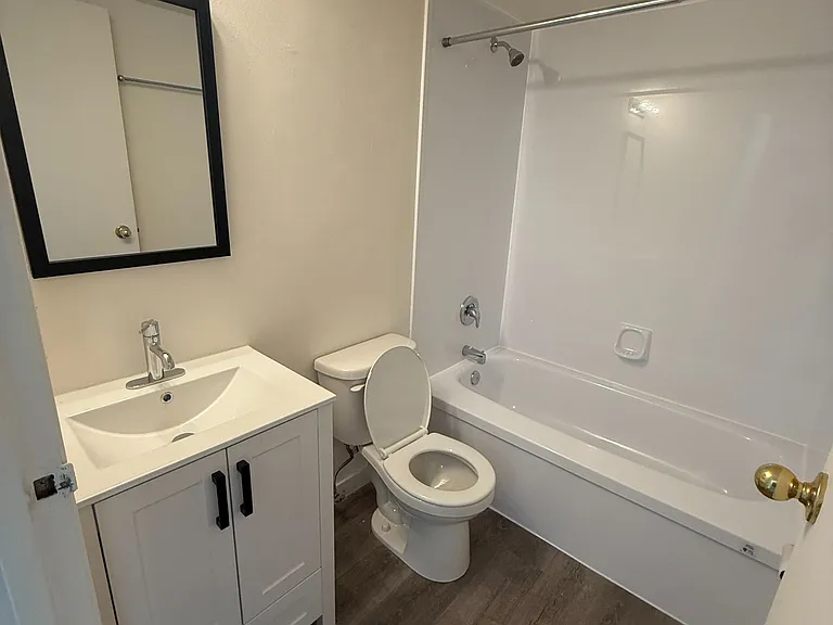 555 Oxford St #205 — Photo 10