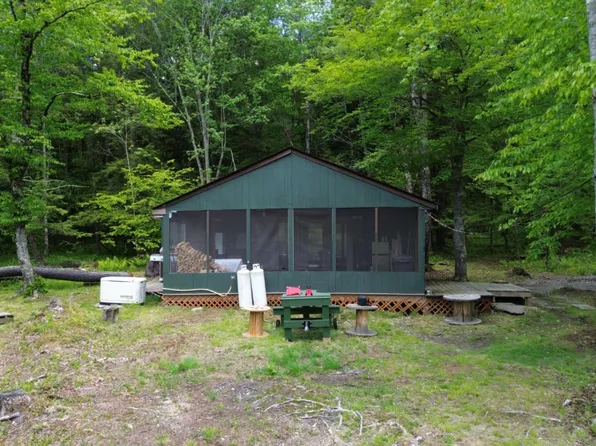 94 Swamp Rd, Pleasant Mount, PA 18453