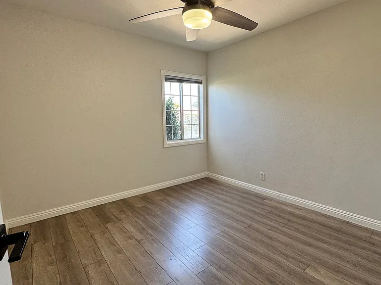 6752 Rostrata Ave — Photo 9