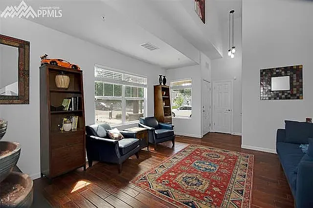 2083 Saint Claire Park Aly — Photo 2