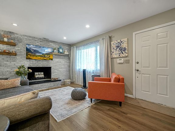 5th image of 1489 Coronet Dr
