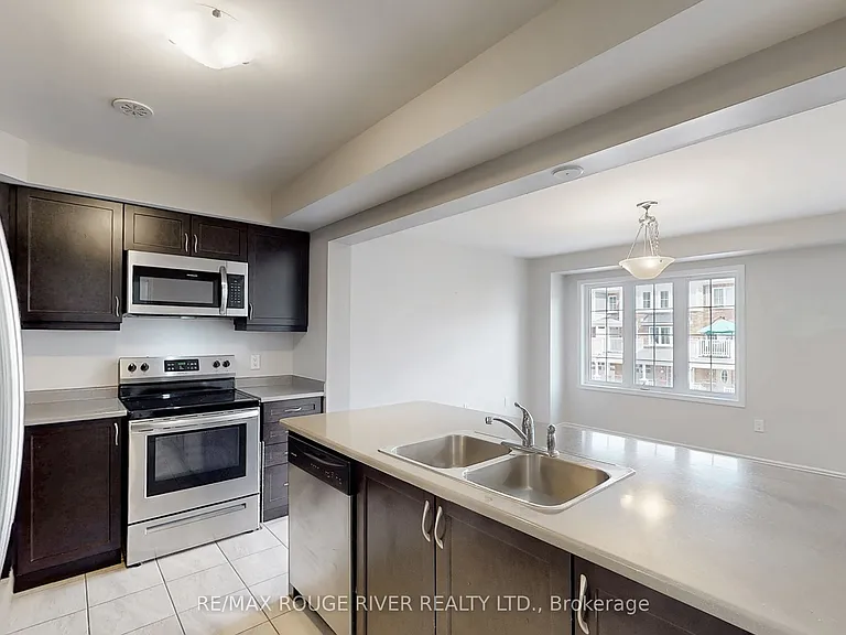1061 Clipper Ln — Photo 14
