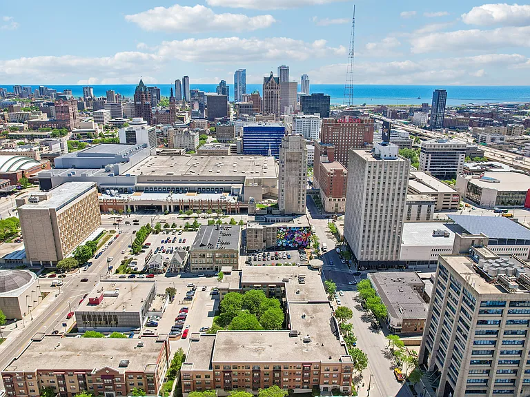 36-print-W Wisconsin Ave-S2905-036