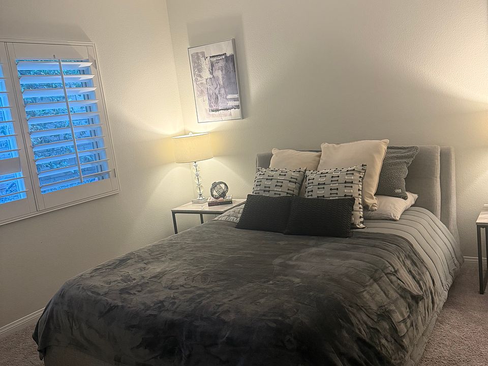 2nd image of 102 Clearwater Way Room 1