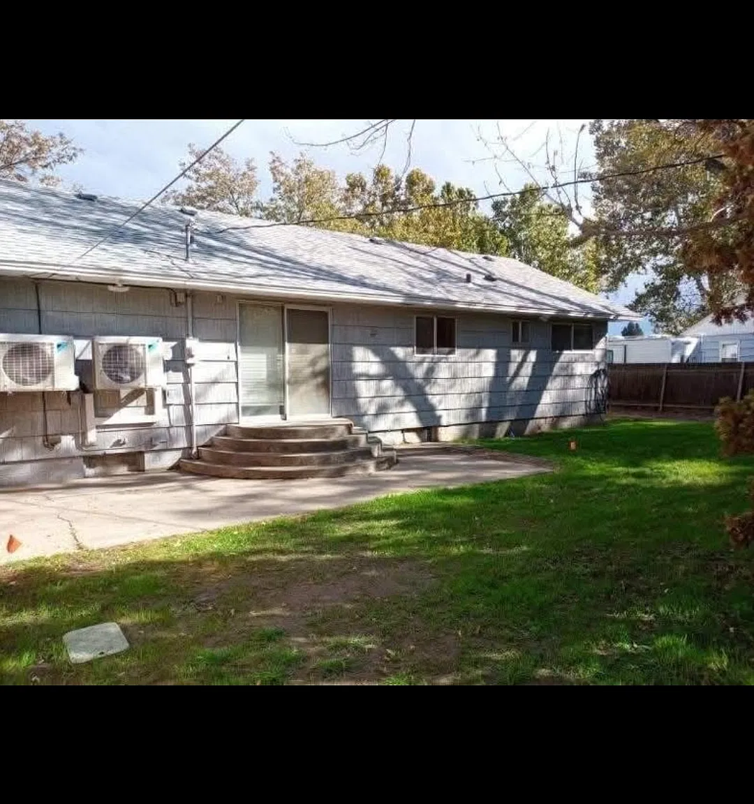 2 bed, 900 sqft, $1,600 — Photo 4