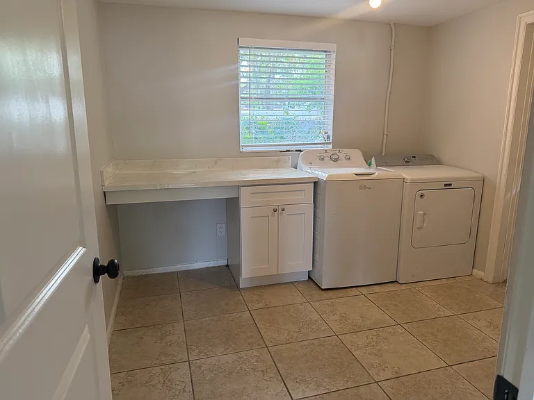 3009 W Waters Ave — Photo 8