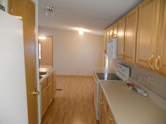 3rd image of 17351 SE 66th Pl