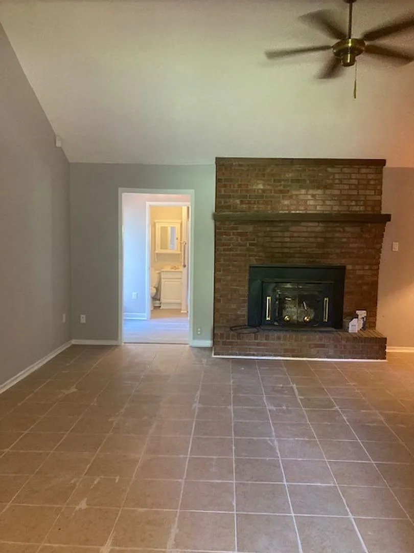 Moss Point 3 Bedroom — Photo 3