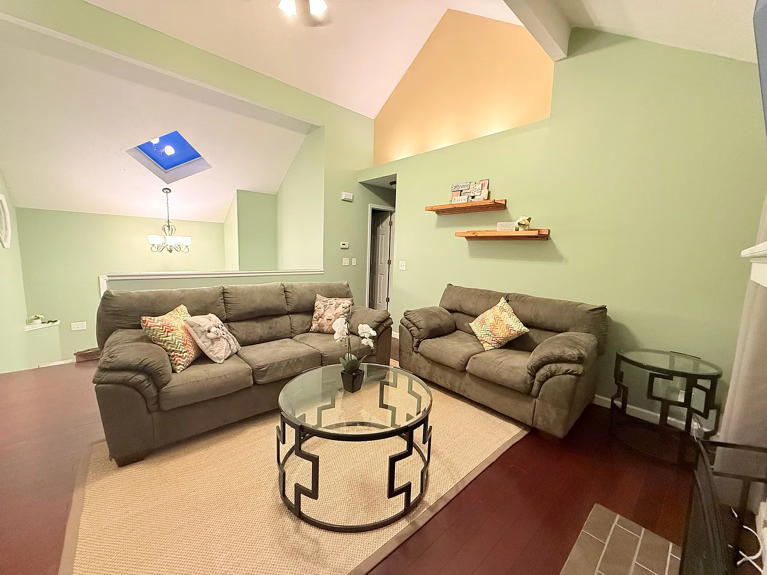 3 bed, 1738 sqft, $2,300 — Photo 4