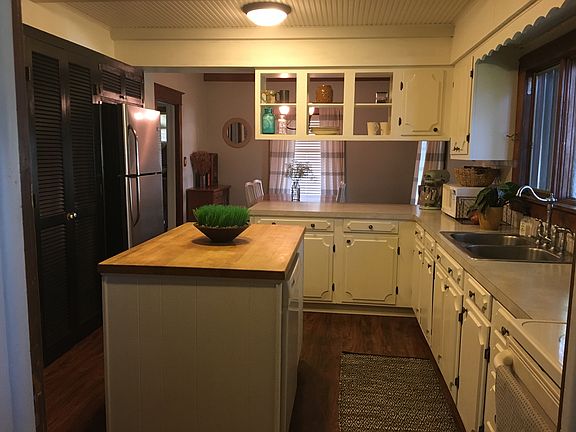 4th image of 4684 36th St SW
