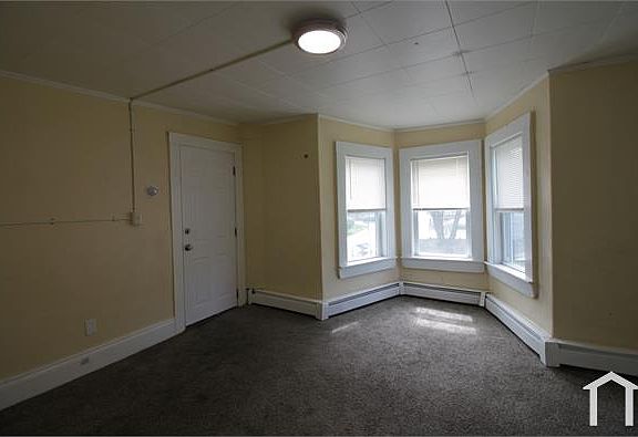 2nd image of 184 Mechanic St APT 4