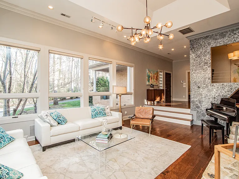 3911 Lakeside Dr — Photo 8
