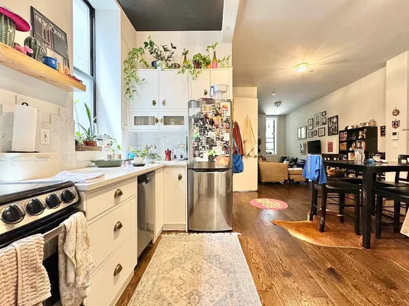 489 Washington Avenue image 1 of 8