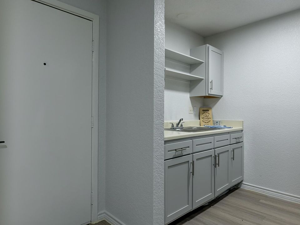 1st image of 264 Loma Vista St #139