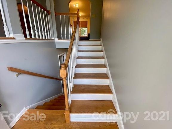 3rd image of 1901 Plaza Dr