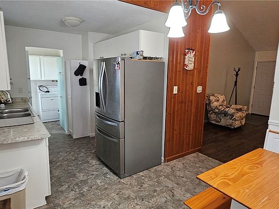 5th image of 33586 Willowick Dr