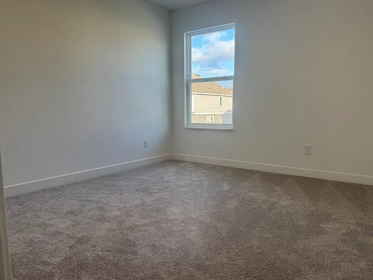 2147 Mildred Rd — Photo 36