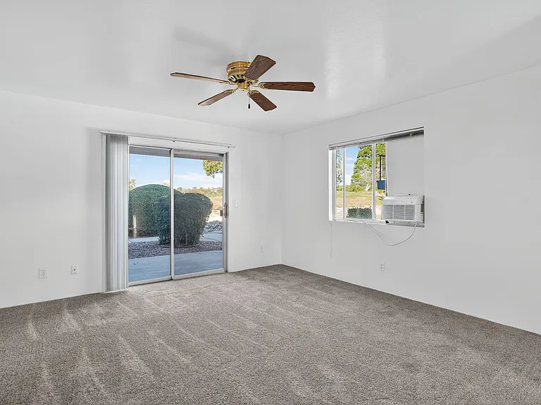 1048 N Old Chisholm Trl #B — Photo 8
