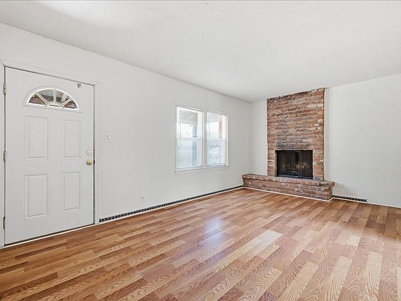 5th image of 4413 E Whitman St