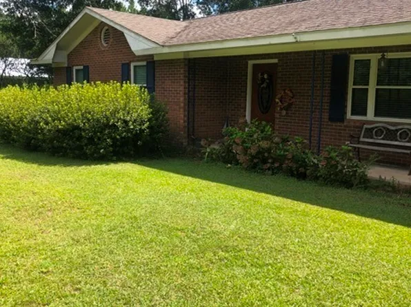 923 Loves Chapel Rd, Glennville, GA 30427