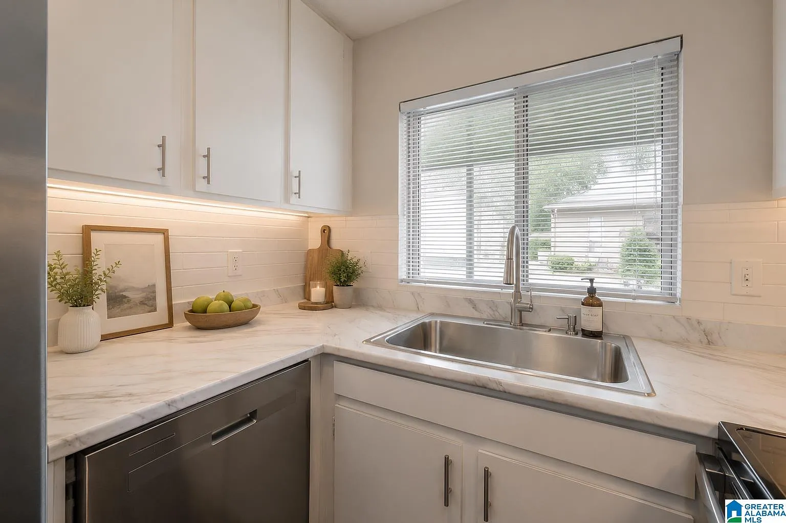2 bed, 2.0 bath, 1023 sqft, $1,650 — Photo 4