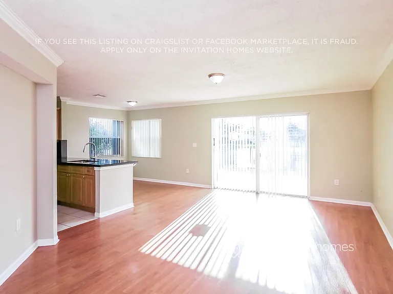 20382 SW 3rd St — Photo 9