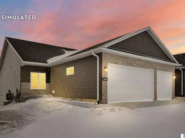10711 Majestic Ln, Lincoln, NE 68527
