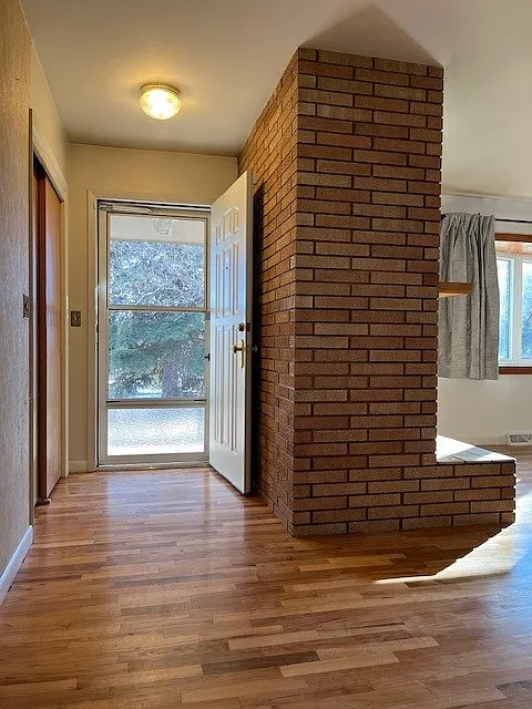 2 bed, 2.5 bath, 2552 sqft, $2,095 — Photo 2