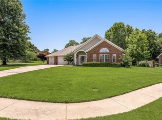 4555 W Sandingham St, Fayetteville, AR 72704