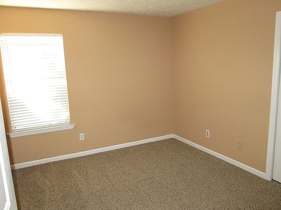 5th image of 610 Freedom Ct