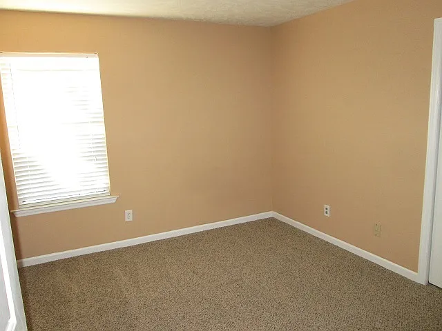 610 Freedom Ct — Photo 5