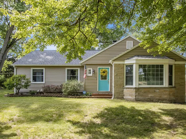 36519 52nd Ave, Paw Paw, MI 49079