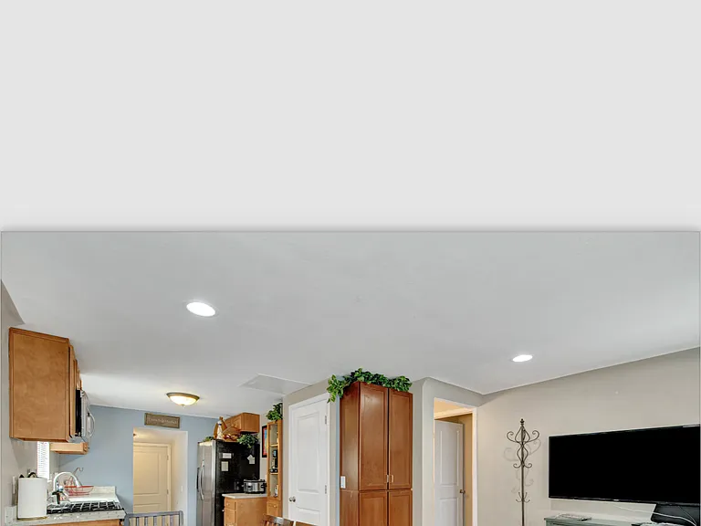 1315 S Wolff St — Photo 7