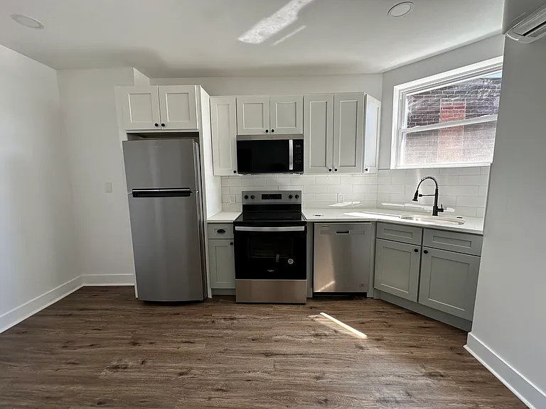 1240 W Allegheny Ave #4 — Photo 2