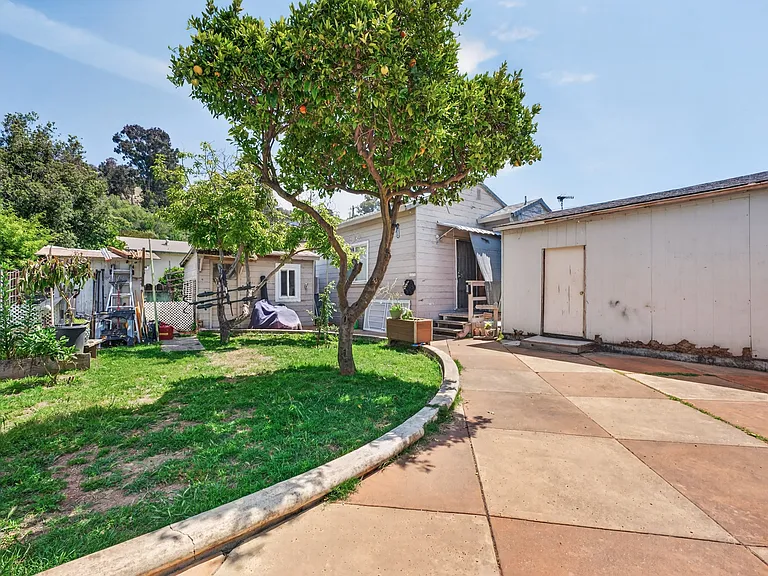 25468 Belmont Ave — Photo 19