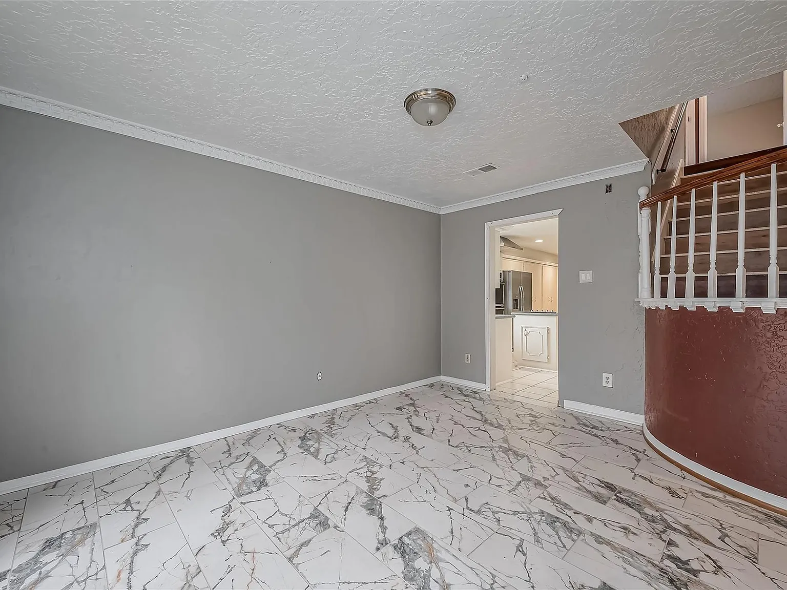 4 bed, 3.5 bath, 4356 sqft, $2,950 — Photo 4