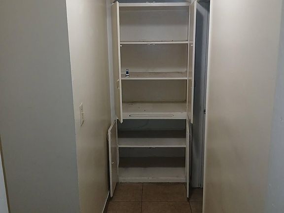 5th image of 729 N Park Ave #8