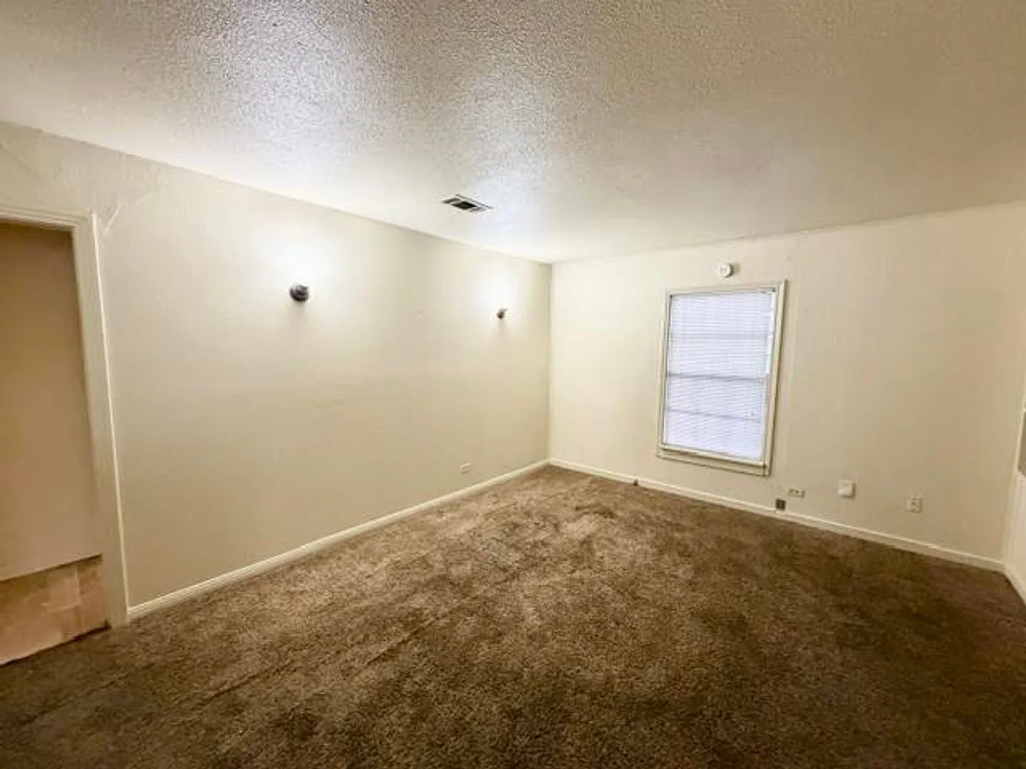600 Camp Dr — Photo 2