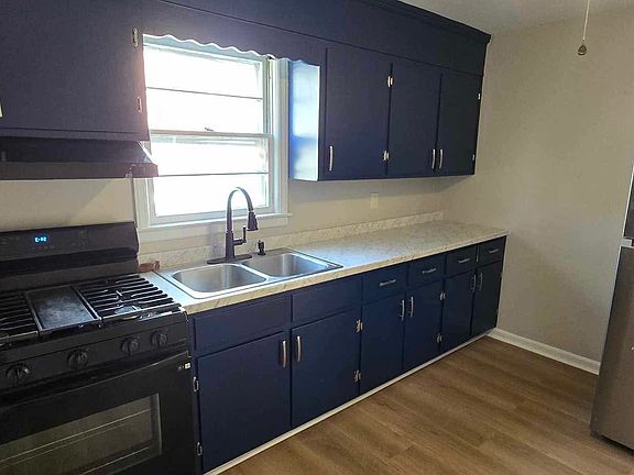 5th image of 1535 Syracuse Ave NW