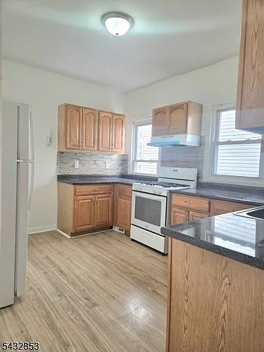 21 Davis Ave #1 Photo 1 21 Davis Ave #1 Photo 1