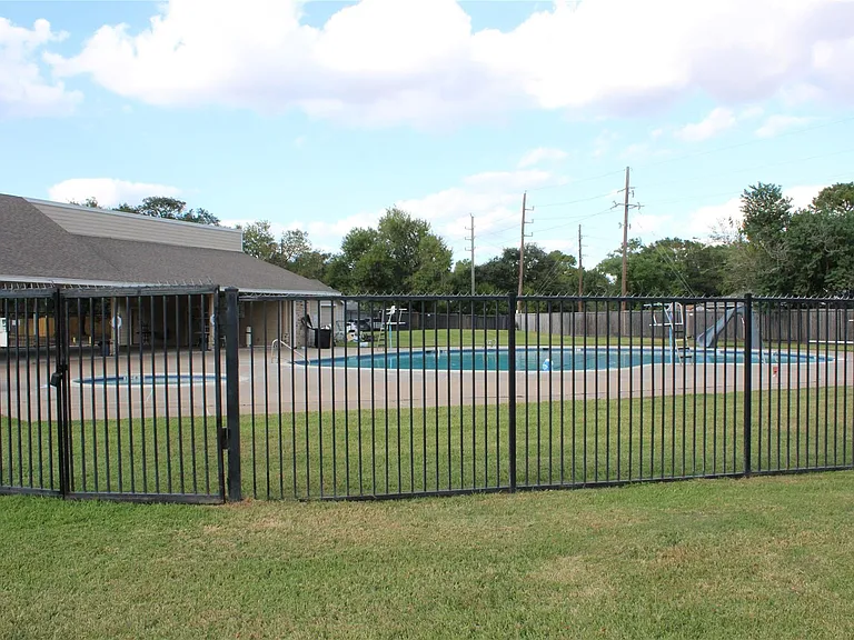 9211 Golden Meadow Dr — Photo 23