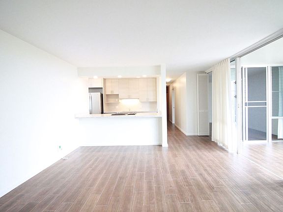 4th image of 2600 Pualani Way APT 905