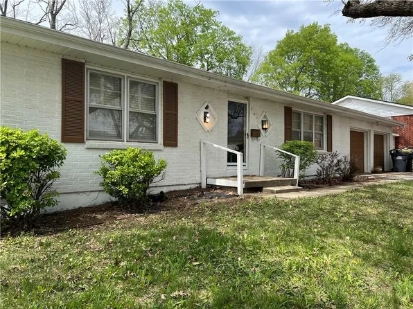 701 NW Range St, Blue Springs, MO 64015