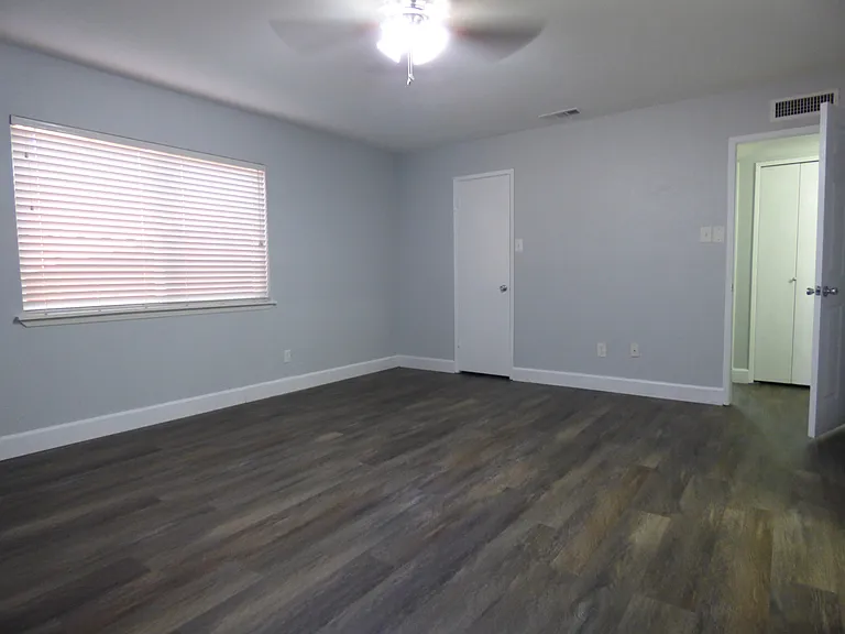 5016 Roberts Dr — Photo 23