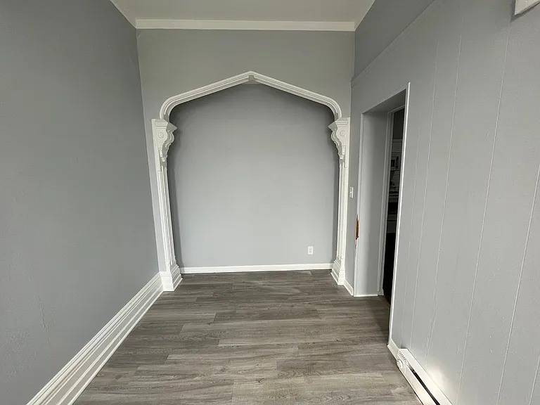 920 Main St — Photo 5